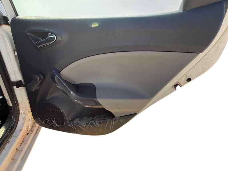 GUARNECIDO PUERTA TRASERA DERECHA