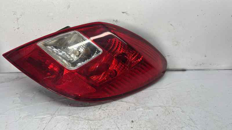 PILOTO TRASERO DERECHO