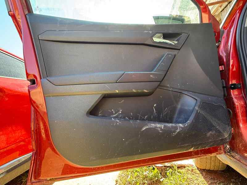 GUARNECIDO PUERTA DELANTERA IZQUIERDA