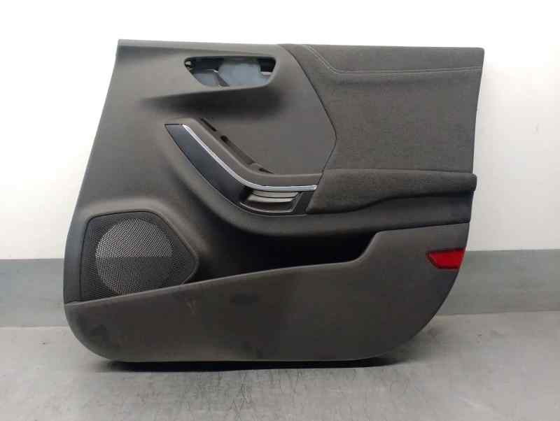 GUARNECIDO PUERTA DELANTERA DERECHA