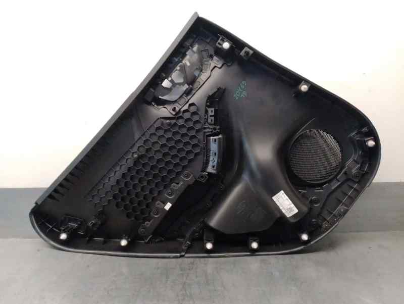 GUARNECIDO PUERTA TRASERA DERECHA