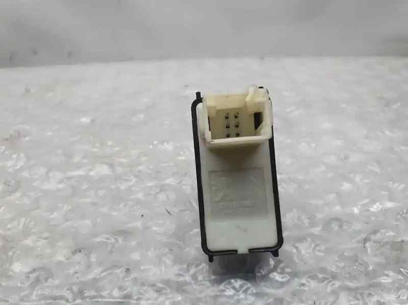 MANDO ELEVALUNAS DELANTERO DERECHO