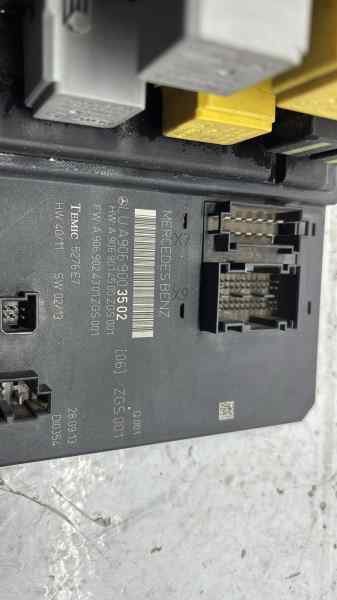 CAJA RELES / FUSIBLES