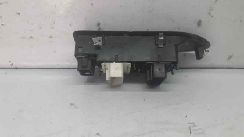 MANDO ELEVALUNAS DELANTERO IZQUIERDO 