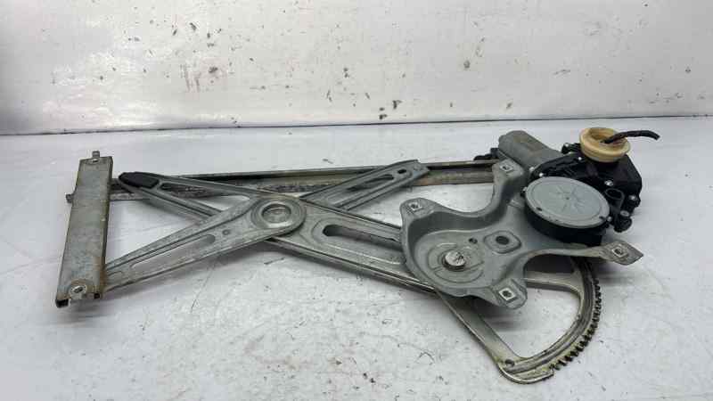 857020F010 ELEVALUNAS DELANTERO DERECHO TOYOTA YARIS