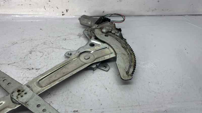 ELEVALUNAS DELANTERO DERECHO