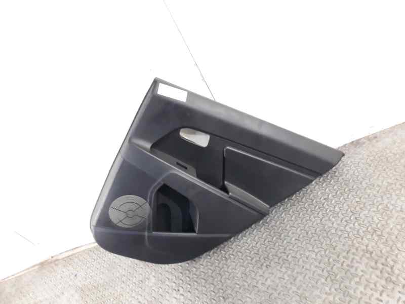 GUARNECIDO PUERTA TRASERA DERECHA