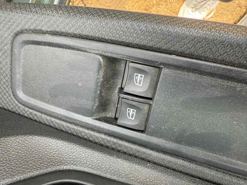 809618287R MANDO ELEVALUNAS DELANTERO IZQUIERDO  DACIA SANDERO