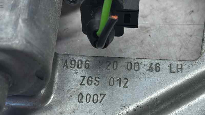 ELEVALUNAS DELANTERO IZQUIERDO