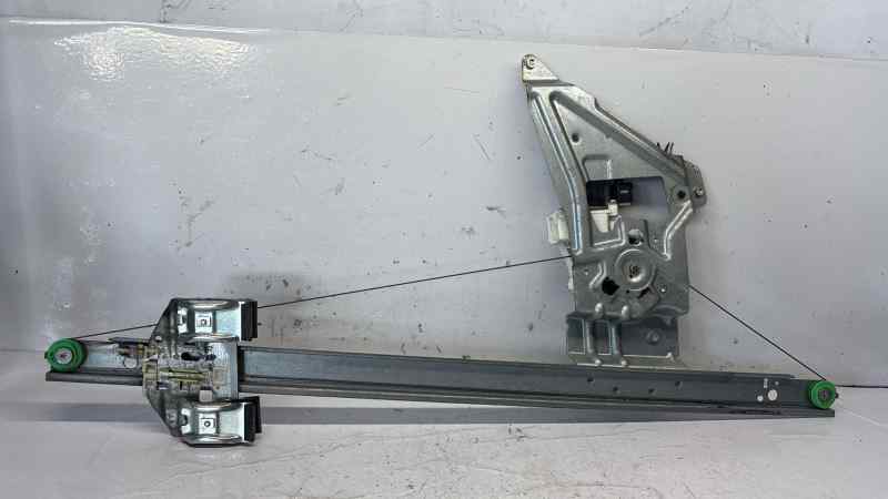 ELEVALUNAS DELANTERO IZQUIERDO