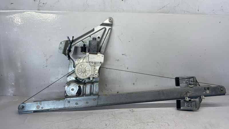 ELEVALUNAS DELANTERO IZQUIERDO