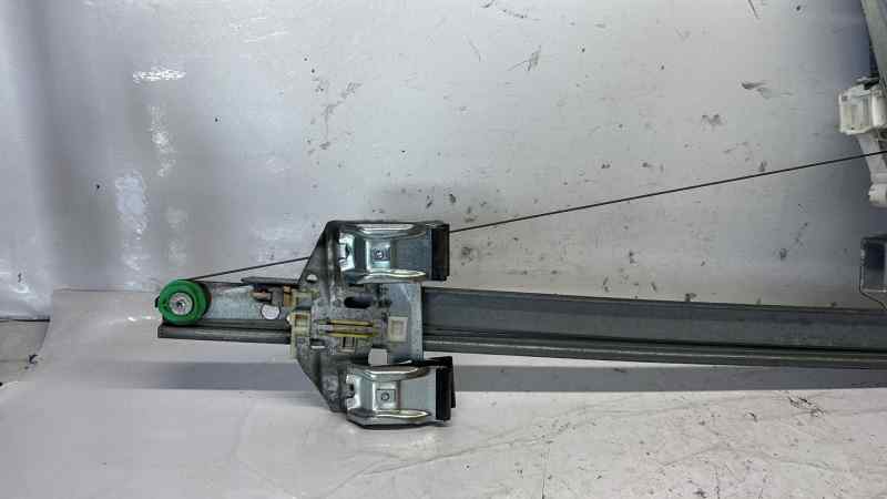 ELEVALUNAS DELANTERO IZQUIERDO