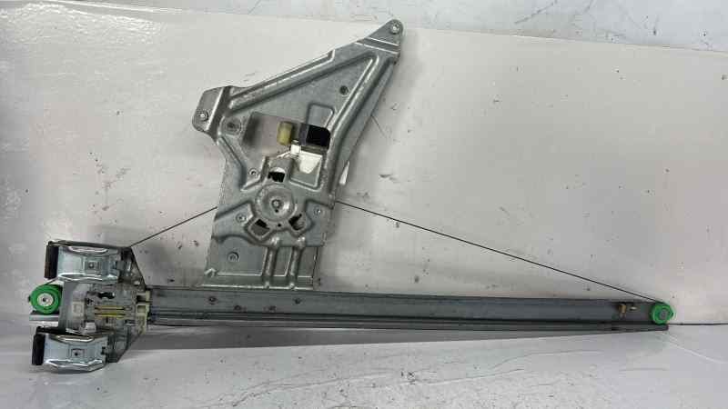 ELEVALUNAS DELANTERO DERECHO