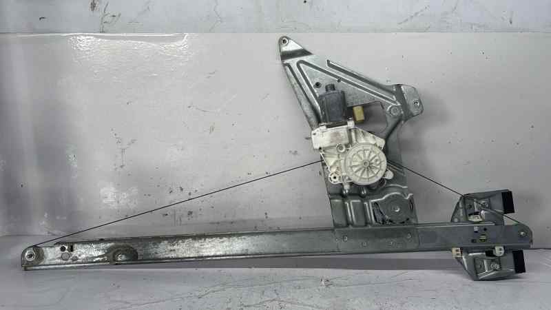 ELEVALUNAS DELANTERO DERECHO