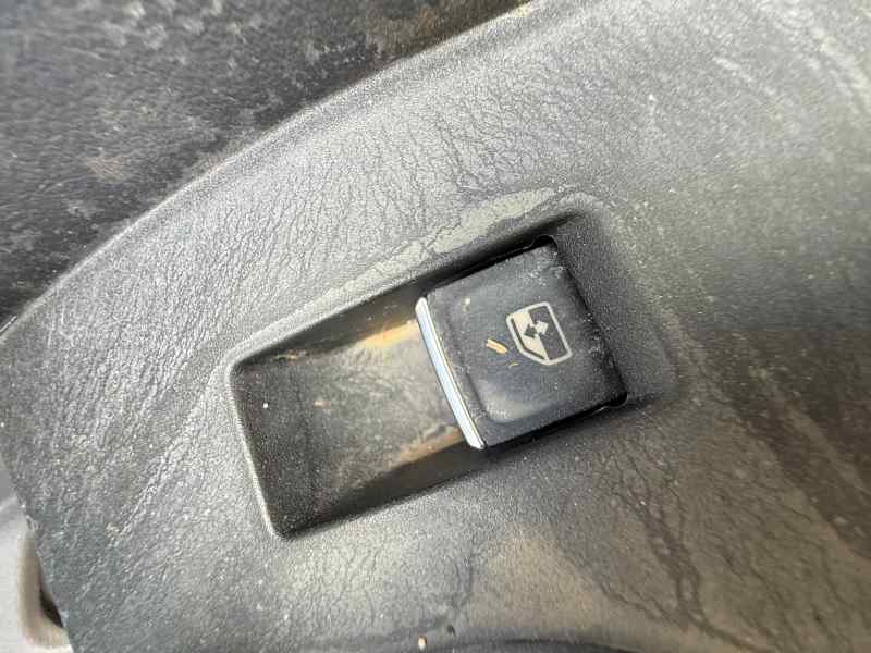 MANDO ELEVALUNAS DELANTERO DERECHO