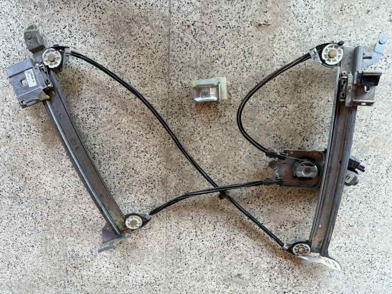 ELEVALUNAS DELANTERO DERECHO