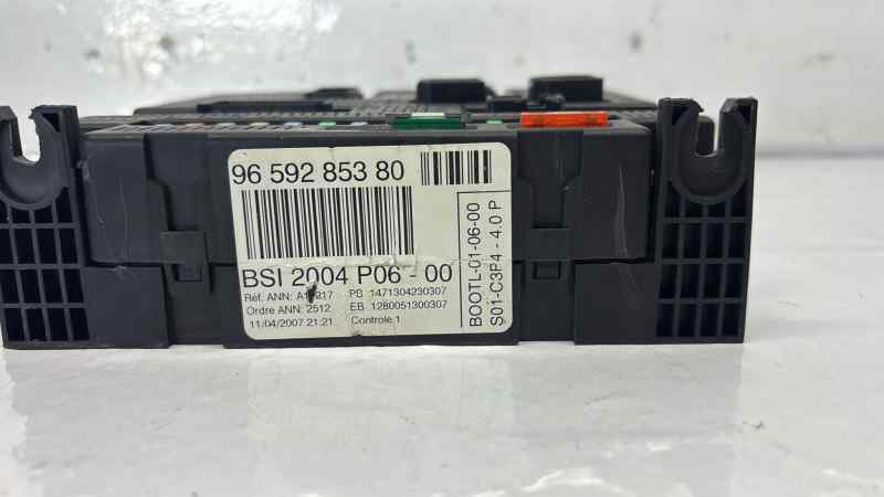 CAJA RELES / FUSIBLES