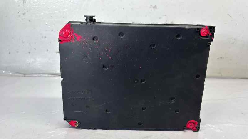 CAJA RELES / FUSIBLES