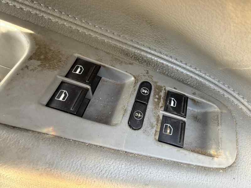 MANDO ELEVALUNAS DELANTERO IZQUIERDO 