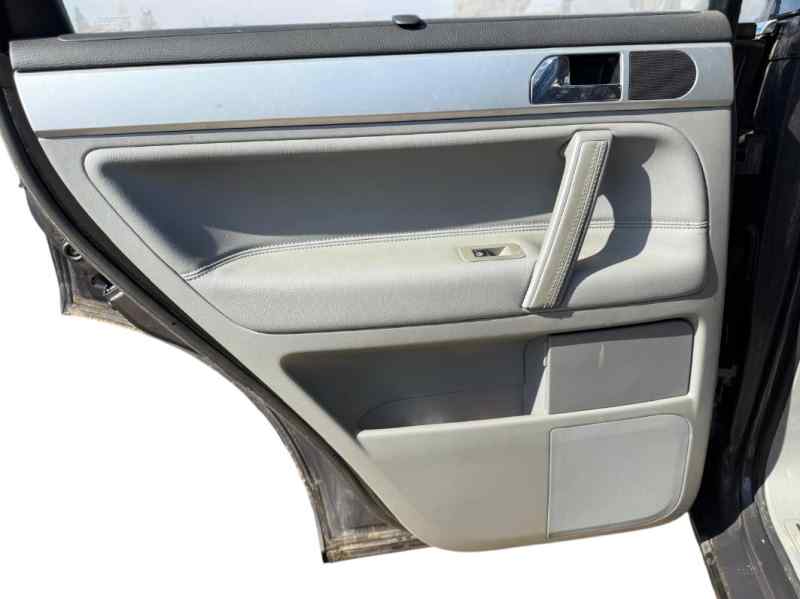 GUARNECIDO PUERTA TRASERA IZQUIERDA