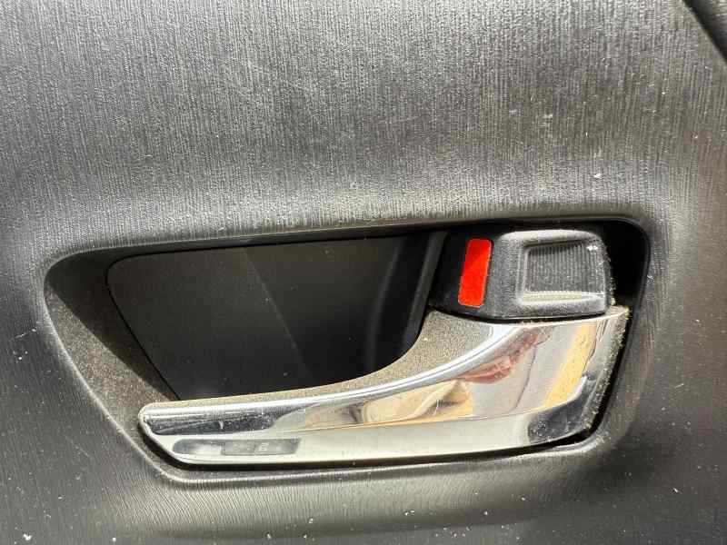 MANETA INTERIOR DELANTERA DERECHA