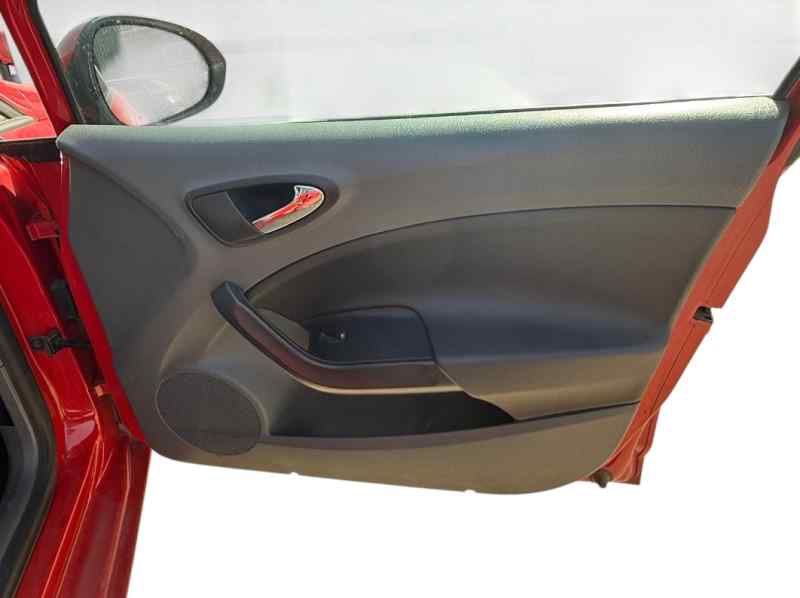 GUARNECIDO PUERTA DELANTERA DERECHA