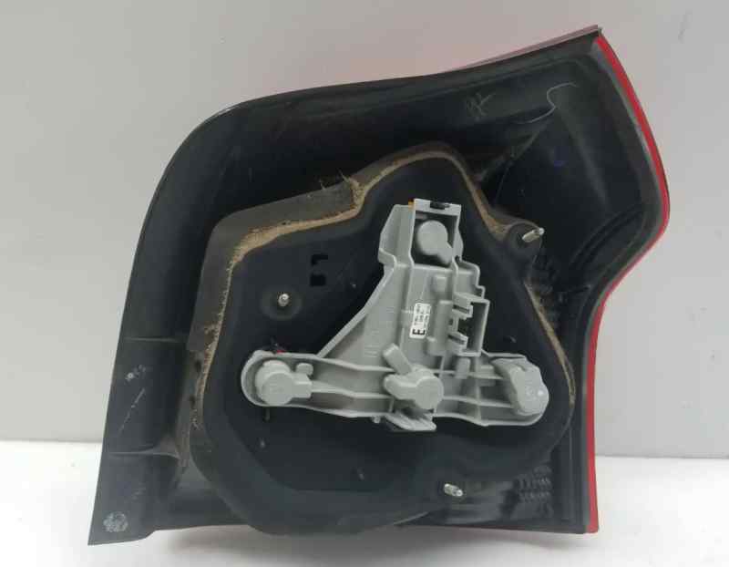 8155002301 PILOTO TRASERO DERECHO TOYOTA COROLLA (E12)