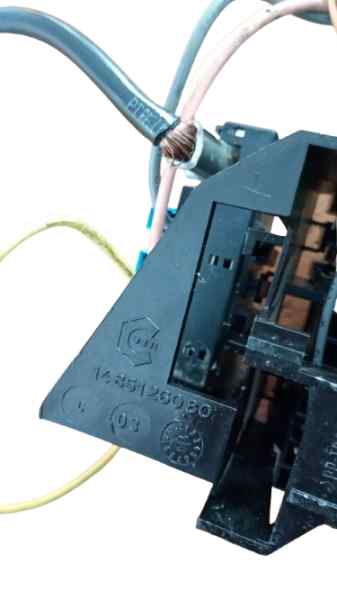 CAJA RELES / FUSIBLES