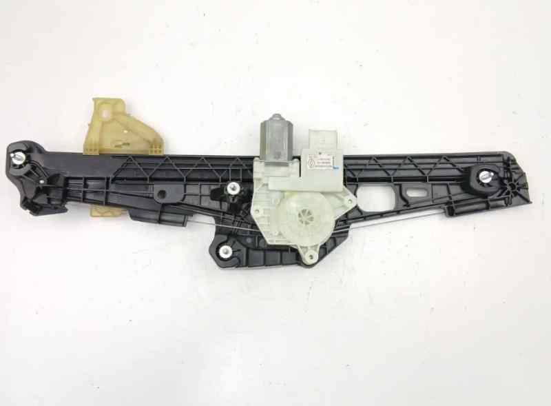 ELEVALUNAS DELANTERO DERECHO