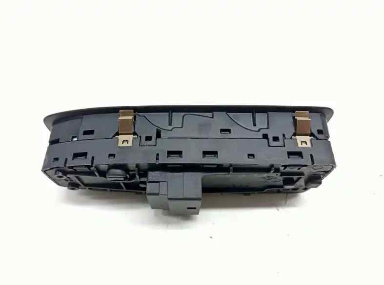 MANDO ELEVALUNAS DELANTERO IZQUIERDO 