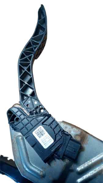 PEDAL ACELERADOR