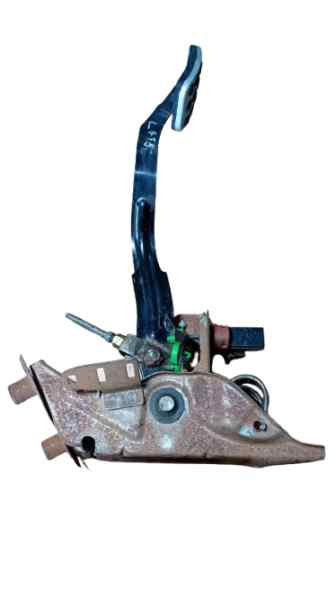 PEDAL EMBRAGUE