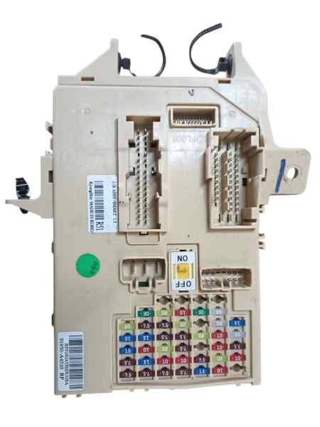 CAJA RELES / FUSIBLES