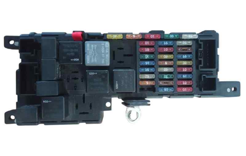 CAJA RELES / FUSIBLES