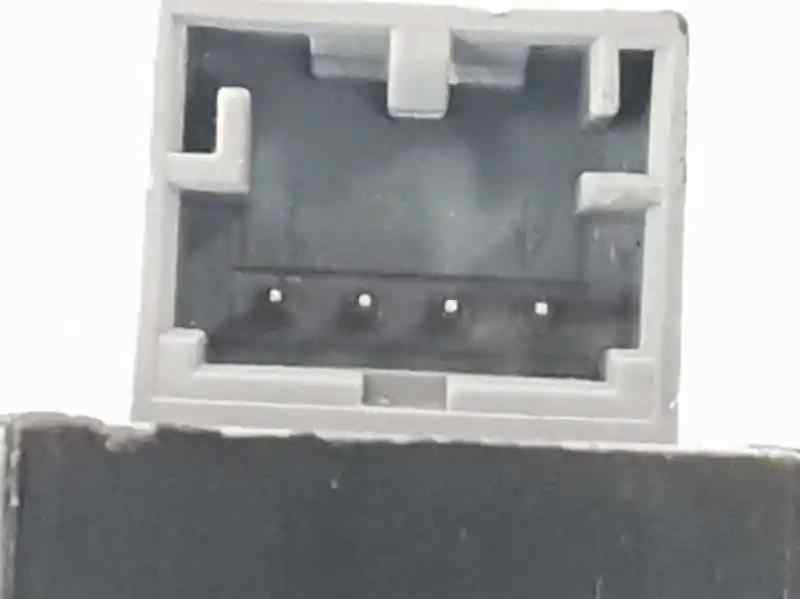 MANDO ELEVALUNAS DELANTERO DERECHO