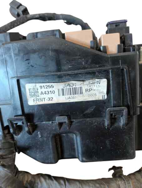 CAJA RELES / FUSIBLES