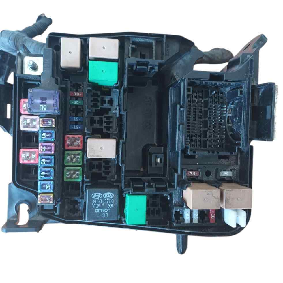 CAJA RELES / FUSIBLES