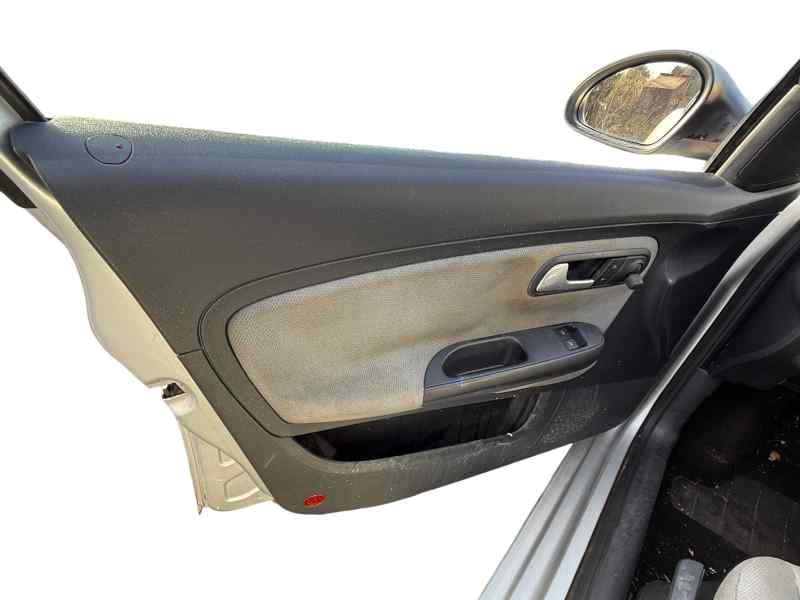 GUARNECIDO PUERTA DELANTERA IZQUIERDA