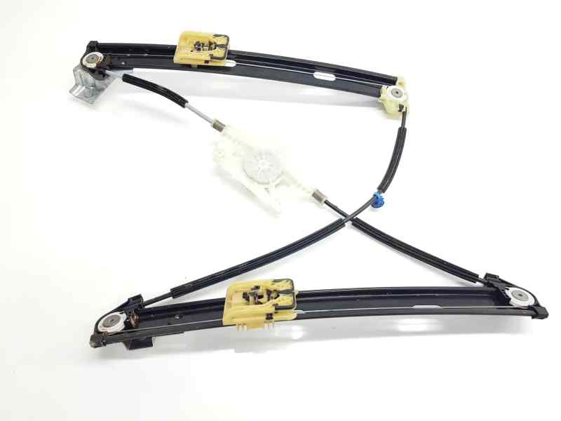 ELEVALUNAS DELANTERO IZQUIERDO