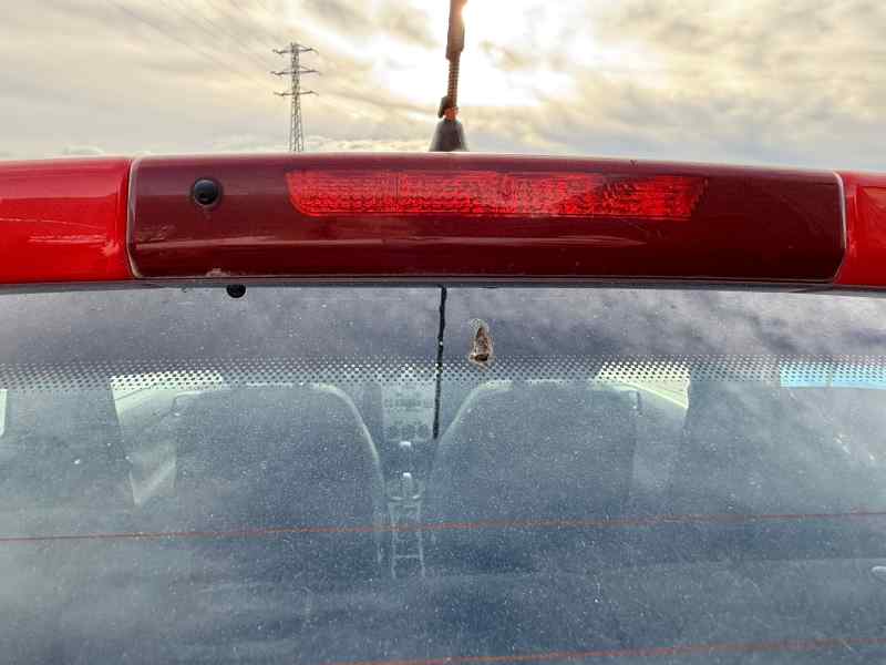 LUZ CENTRAL DE FRENO