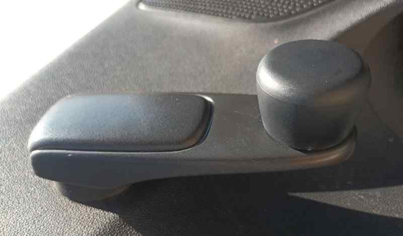 MANETA ELEVALUNAS TRASERA IZQUIERDA