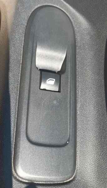 MANDO ELEVALUNAS DELANTERO DERECHO