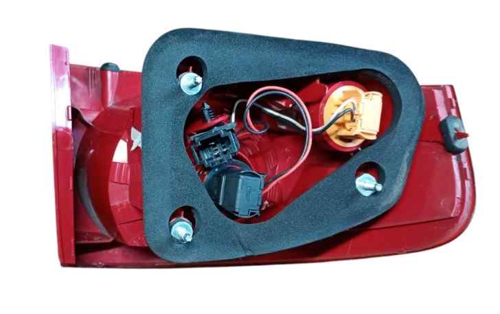 PILOTO TRASERO DERECHO