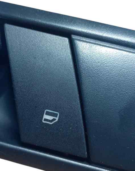 MANDO ELEVALUNAS DELANTERO DERECHO