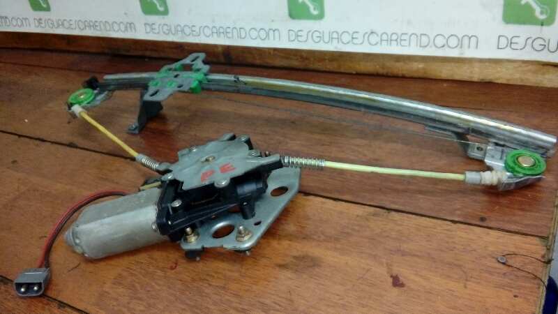 ELEVALUNAS DELANTERO DERECHO