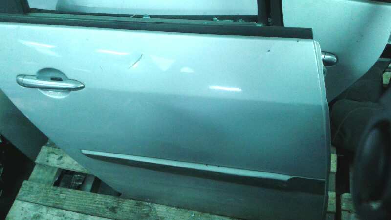 PUERTA TRASERA DERECHA