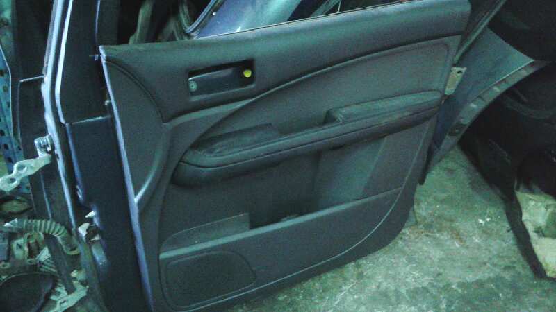 GUARNECIDO PUERTA DELANTERA DERECHA