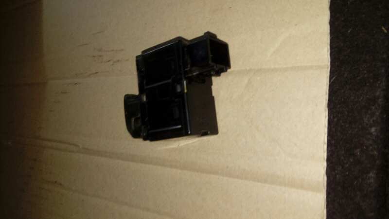 MANDO ELEVALUNAS TRASERO IZQUIERDO