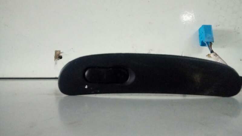 MANDO ELEVALUNAS DELANTERO DERECHO