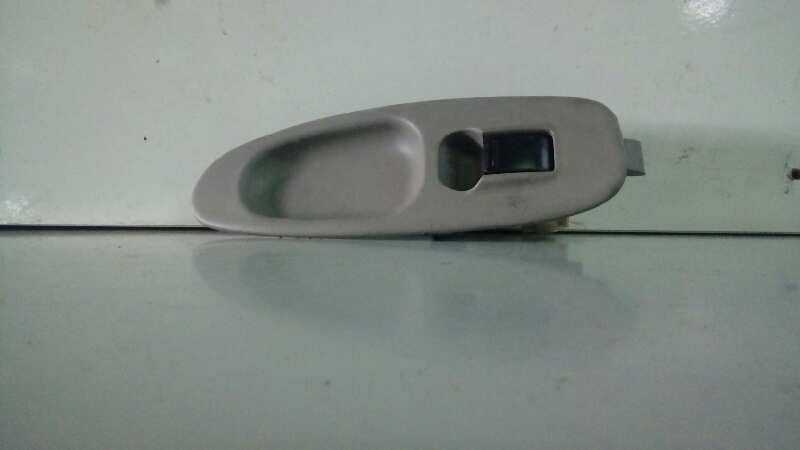 MANDO ELEVALUNAS DELANTERO DERECHO